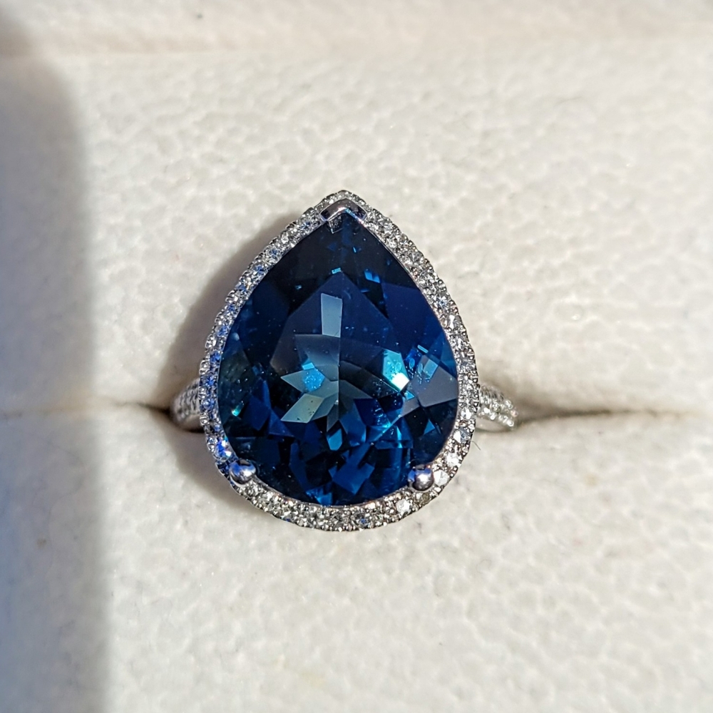 14kt white gold London blue topaz Effy ring.